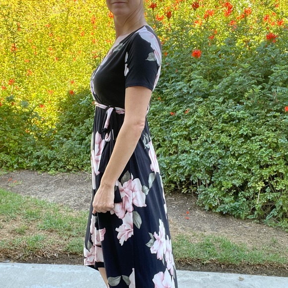 High-Lo Wrap Dress- Floral - Picture 3 of 6